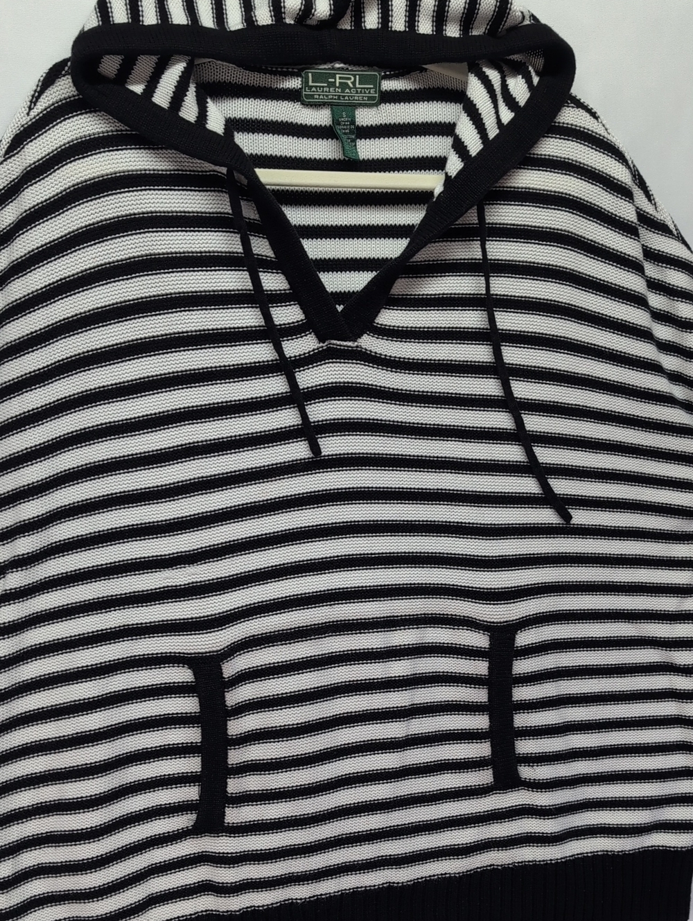 131.Ralph Lauren Black and White Striped V-Neck Hooded Sweater - Picture 7 of 7